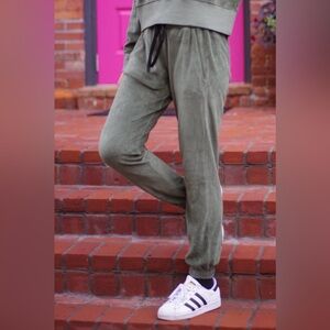 STARK X velour jogger pants in green size small‎